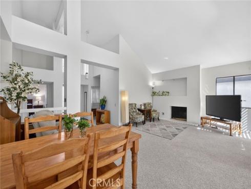 10  Pinewood  , Irvine, CA