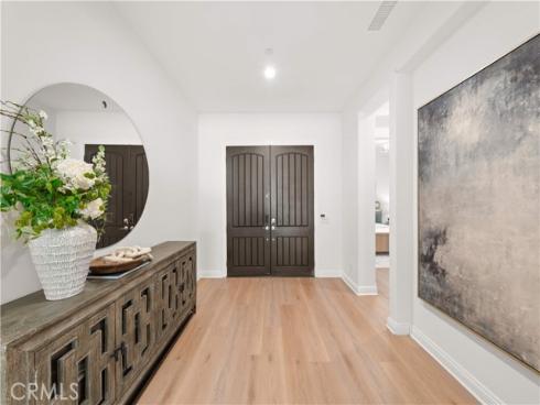 221  Clear Fls  , Irvine, CA