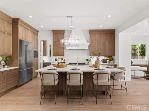 221  Clear Fls  , Irvine, CA