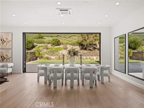 221  Clear Fls  , Irvine, CA