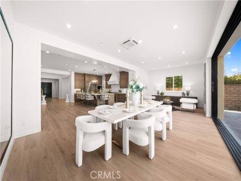 221  Clear Fls  , Irvine, CA