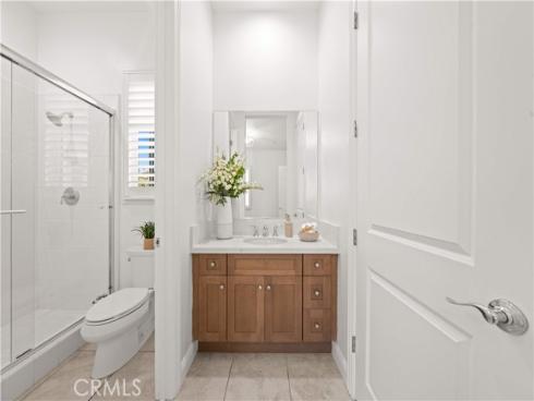 221  Clear Fls  , Irvine, CA