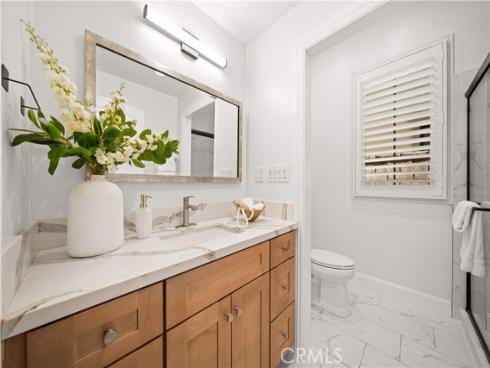 221  Clear Fls  , Irvine, CA