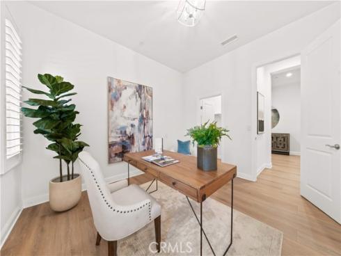 221  Clear Fls  , Irvine, CA