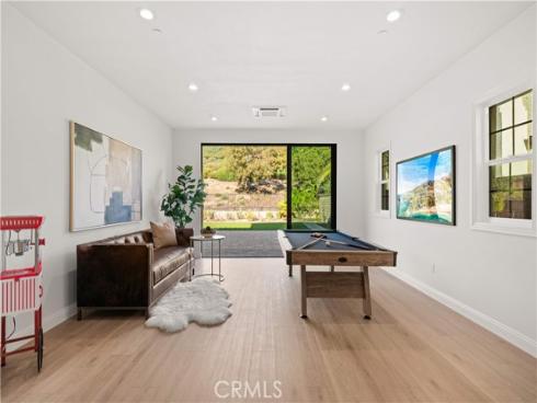 221  Clear Fls  , Irvine, CA