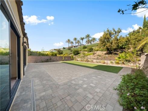 221  Clear Fls  , Irvine, CA