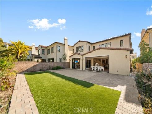 221  Clear Fls  , Irvine, CA