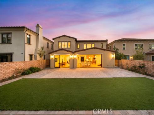 221  Clear Fls  , Irvine, CA