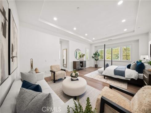 221  Clear Fls  , Irvine, CA