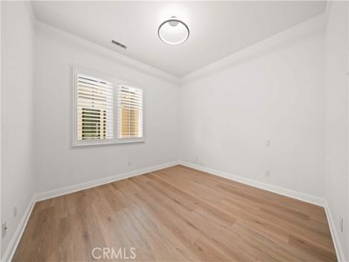 221  Clear Fls  , Irvine, CA