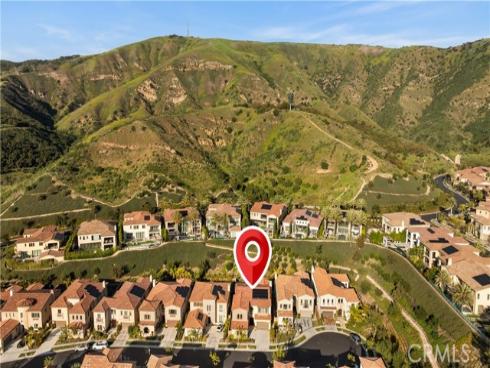 221  Clear Fls  , Irvine, CA