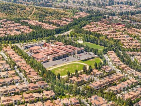 221  Clear Fls  , Irvine, CA