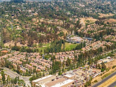 221  Clear Fls  , Irvine, CA