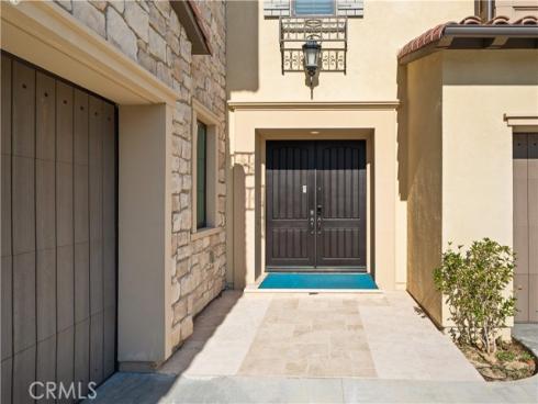 221  Clear Fls  , Irvine, CA