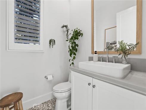 103  Vigna  , Irvine, CA