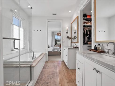 103  Vigna  , Irvine, CA