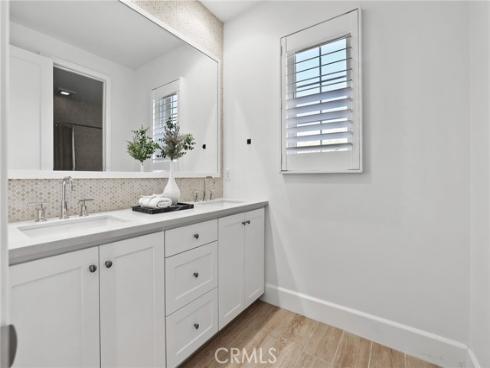 103  Vigna  , Irvine, CA