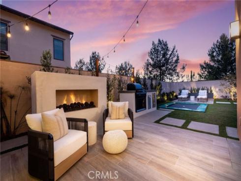 103  Vigna  , Irvine, CA