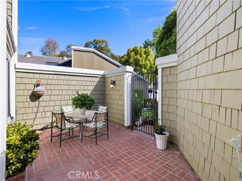 23  Rainbow Falls  , Irvine, CA