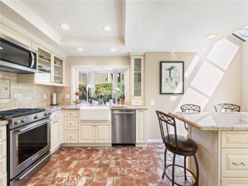 23  Rainbow Falls  , Irvine, CA