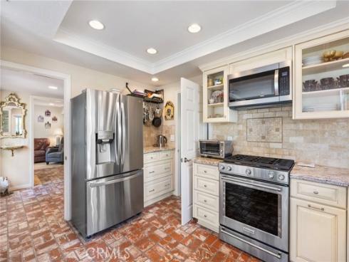 23  Rainbow Falls  , Irvine, CA