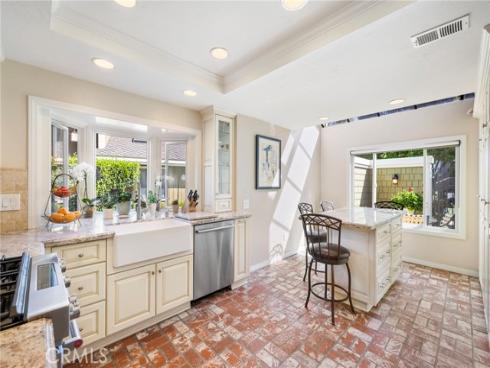 23  Rainbow Falls  , Irvine, CA