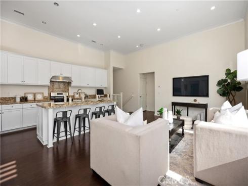 86  Mayfair  , Irvine, CA