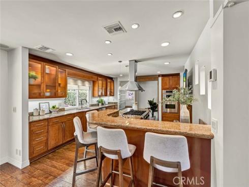 25  Bennington  , Irvine, CA