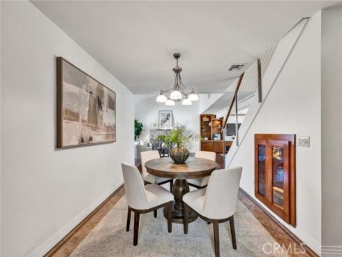 25  Bennington  , Irvine, CA