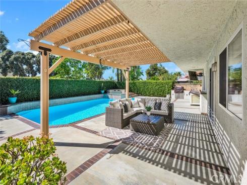 25  Bennington  , Irvine, CA