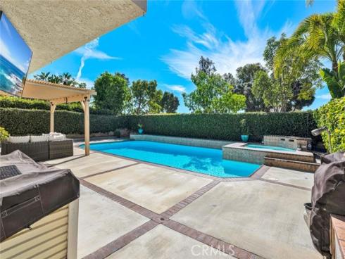 25  Bennington  , Irvine, CA