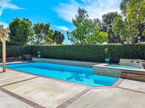 25  Bennington  , Irvine, CA