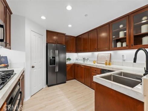 195  Lockford  , Irvine, CA