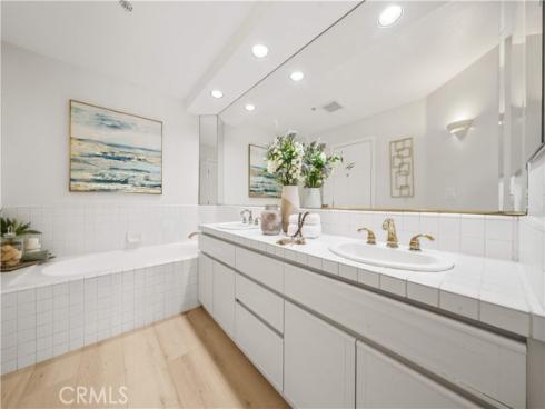 2233  Martin  204 , Irvine, CA