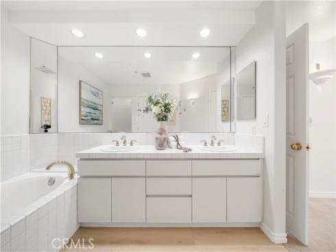 2233  Martin  204 , Irvine, CA