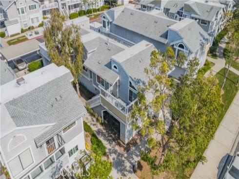 83 Huntington 278 , Irvine, CA