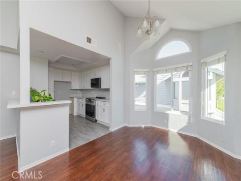 83 Huntington 278 , Irvine, CA