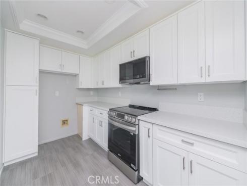 83 Huntington 278 , Irvine, CA