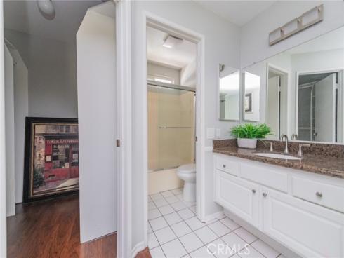 83 Huntington 278 , Irvine, CA