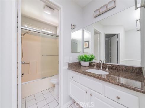 83 Huntington 278 , Irvine, CA