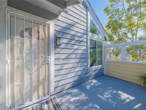 83 Huntington 278 , Irvine, CA