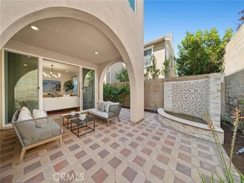 101  Newington  , Irvine, CA