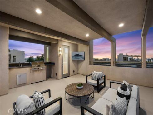 101  Newington  , Irvine, CA