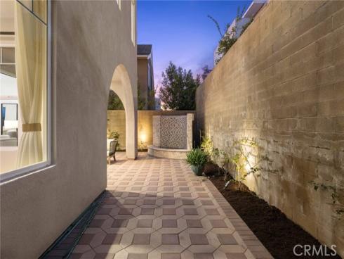 101  Newington  , Irvine, CA