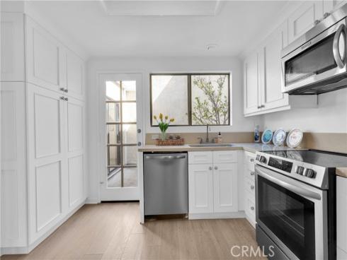 94  Smokestone  , Irvine, CA