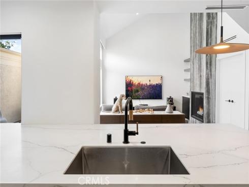 45  Morena  , Irvine, CA