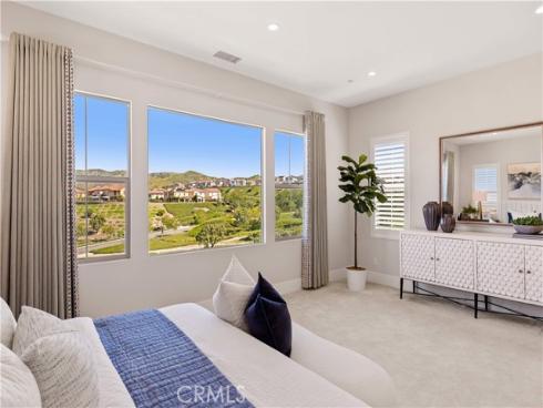 135  Sunnyslope  , Irvine, CA