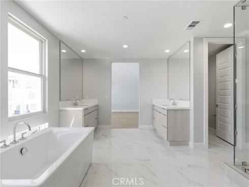 140  Creation  , Irvine, CA