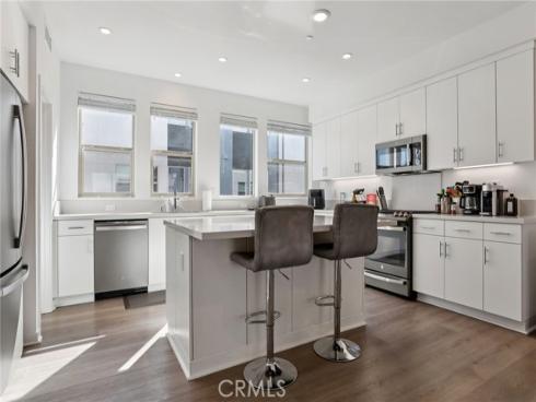 337  Placemark  , Irvine, CA