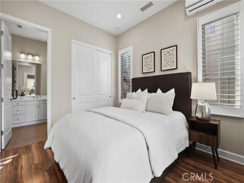 79  Thornapple  , Irvine, CA